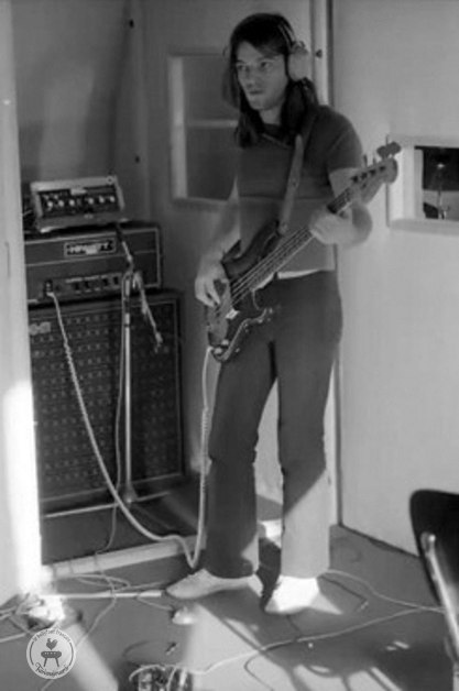 David Gilmour à la guitare